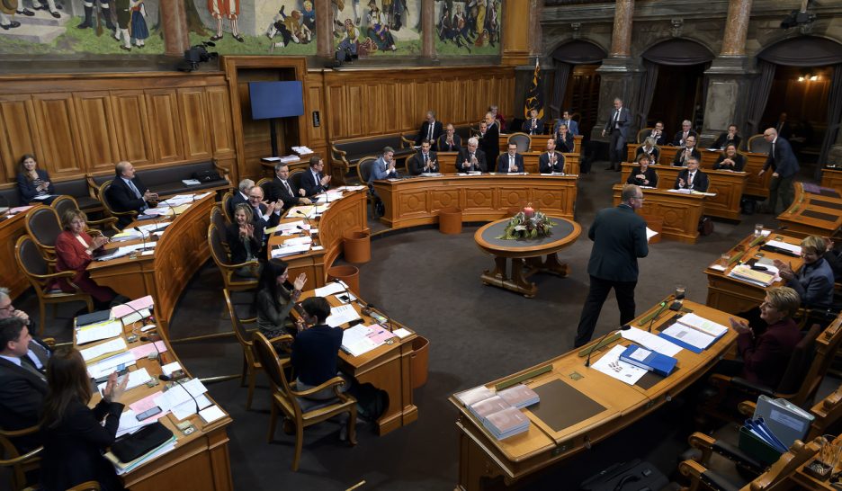 Les sénateurs veulent siéger