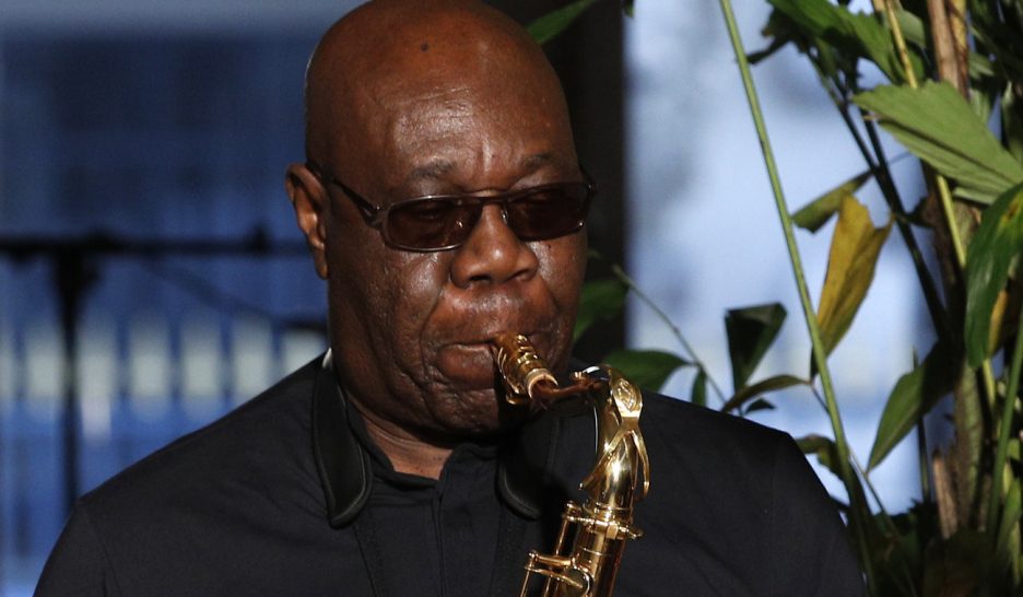 Manu Dibango décède des suites du Covid-19