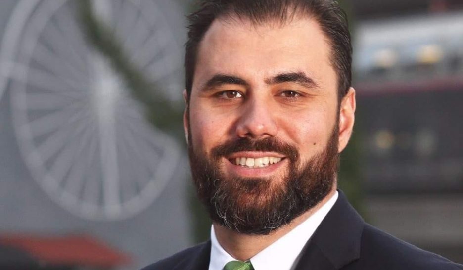 Un élu renvoyé à ses origines 1