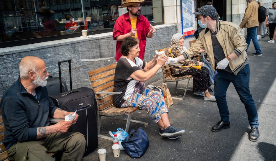 L’impossible confinement dans la rue