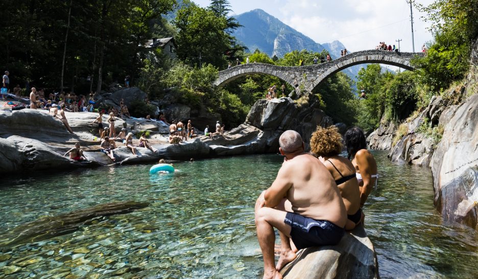 Trop de vacanciers au sud des Alpes