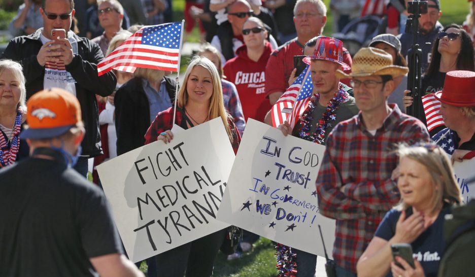 Confinement: Trump appelle à la rébellion