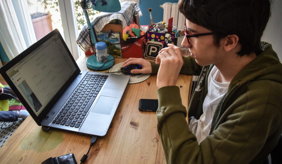 Surveillance des examens «disproportionnée»