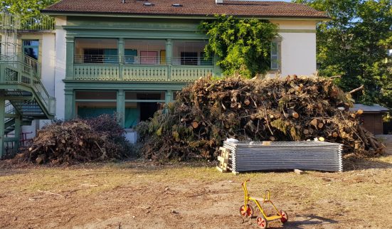 La «grande villa» tombe à la Chevillarde 1