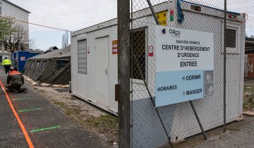 Les SDF resteront dans la caserne jusqu’à fin août