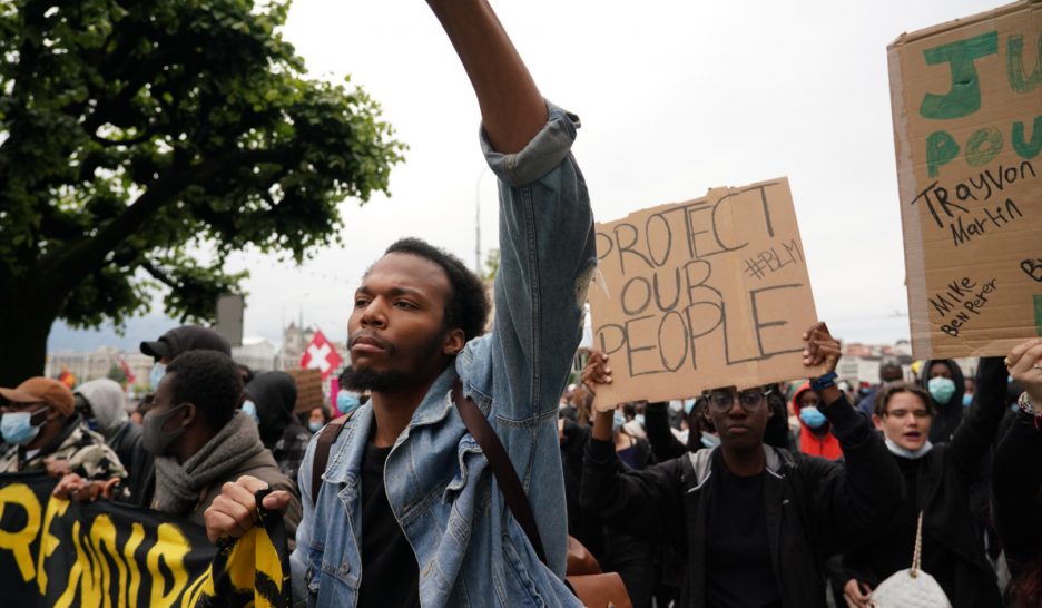 Marée humaine contre le racisme à Genève