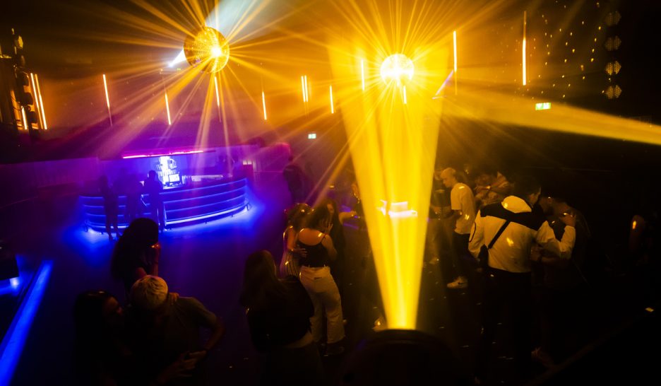 Les boîtes de nuit fermées dès vendredi soir