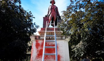 Débat sur l’avenir de la statue de Pury