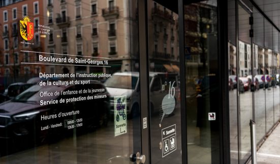 Enfance: la commission rend son rapport