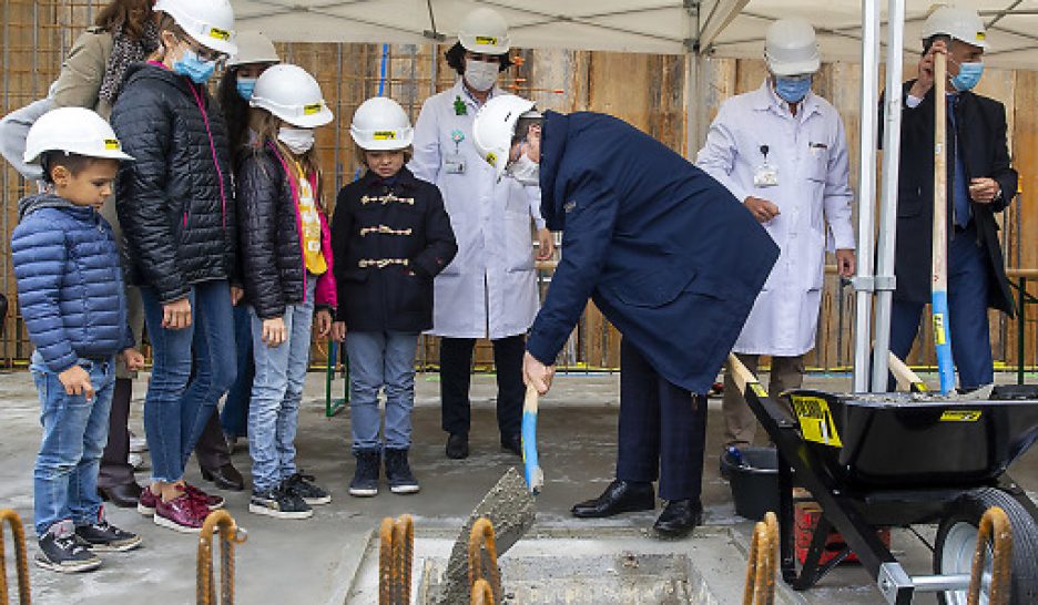 La Maison de l'enfant sort de terre