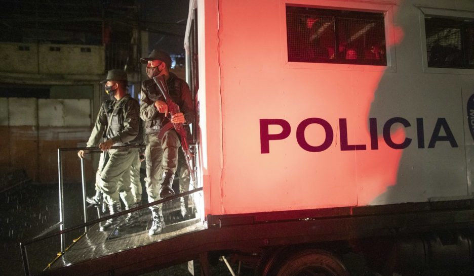 Maduro associé à des crimes contre l'humanité présumés