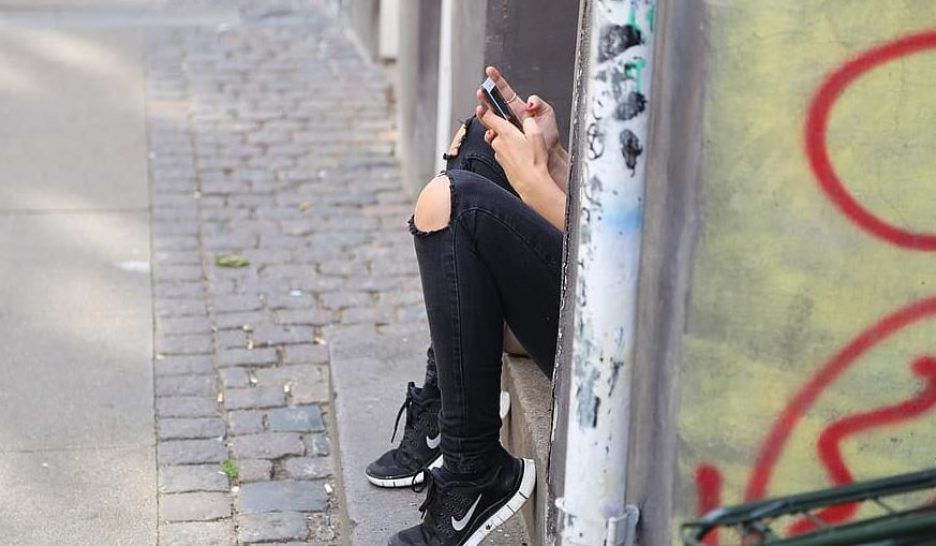 Une marche blanche contre le «jeu» du foulard