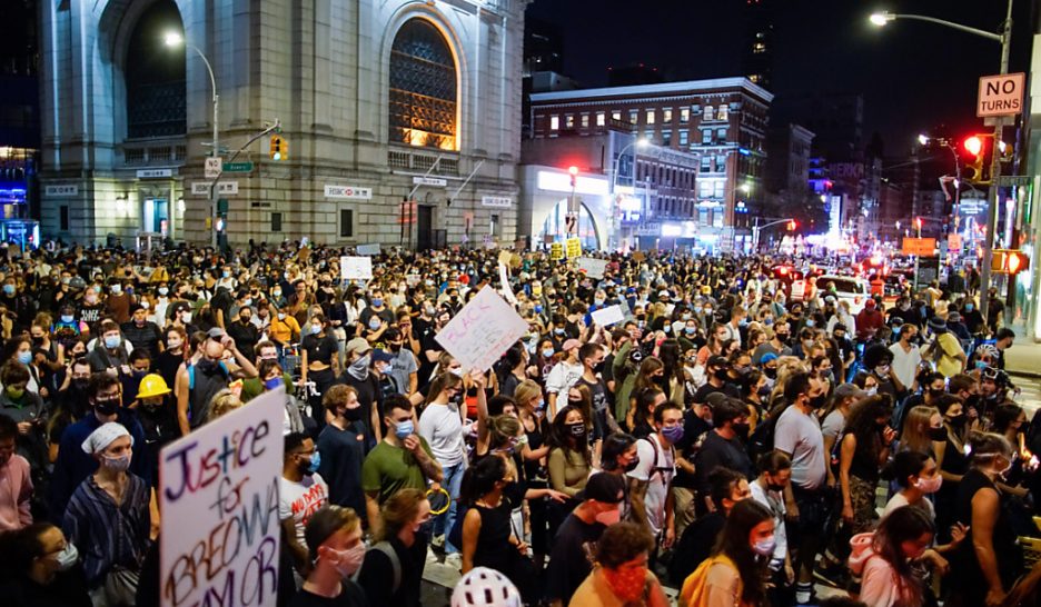 Violences policières: la colère est relancée