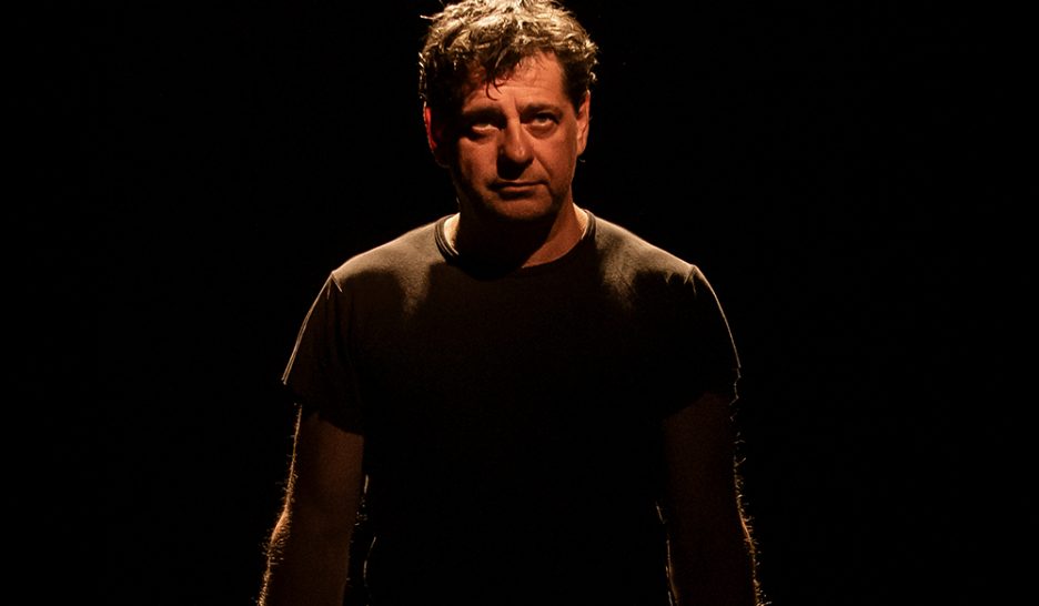 Terrifiant monologue d’une enfance massacrée