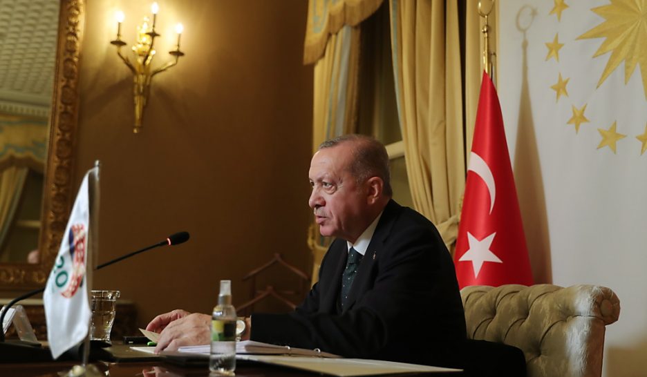 La prison à vie pour plus de 300 personnes