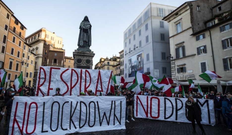 L'Europe se reconfine sur fond de révolte