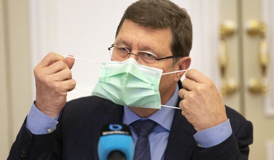 In bed with Mauro Poggia 1