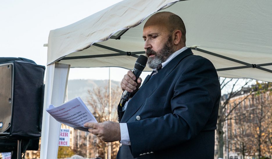 «On nous ferme? On nous donne de quoi bouffer!»