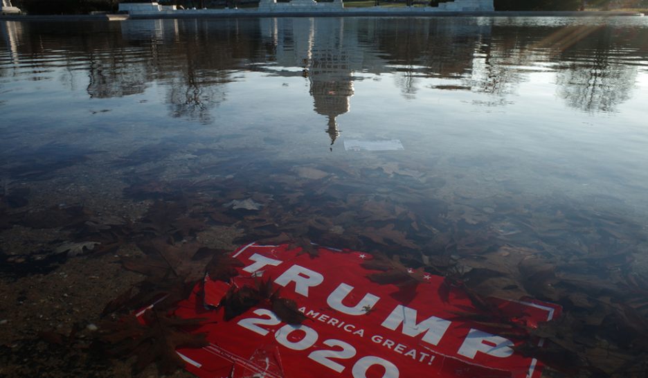 Appels à destituer Trump