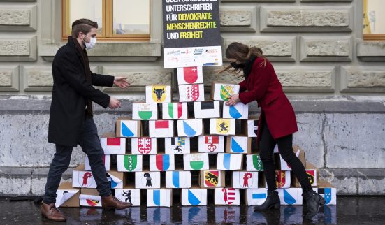 Dépôt du référendum contre la loi sur le terrorisme