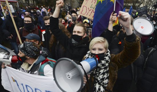 La quasi-interdiction de l’avortement entre en vigueur