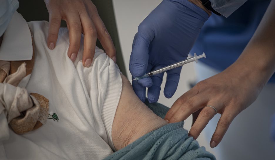 Six centres de vaccination d'ici fin janvier