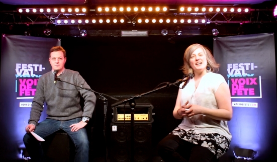 Voix de fête passe un marché solidaire