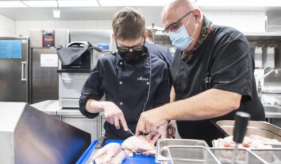 Les entreprises s’ouvrent aux jeunes en décrochage