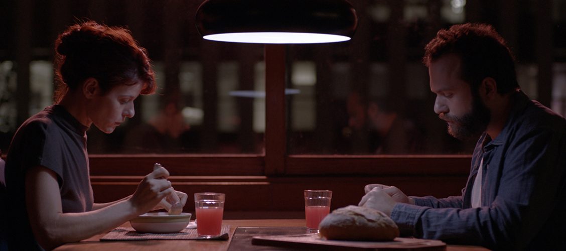 Tête-à-tête dans une brume délétère