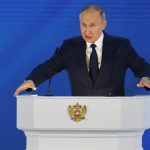 Poutine met en garde l'Occident, l'opposition dans la rue