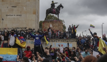 La rue met la pression sur le président