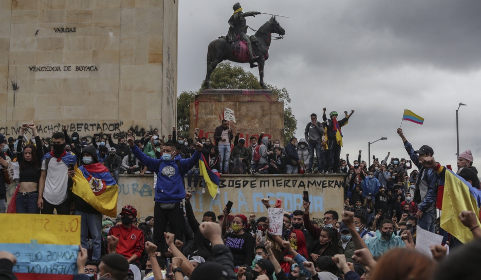 La rue met la pression sur le président