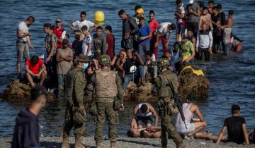 Madrid hausse le ton après l'arrivée de migrants à Ceuta