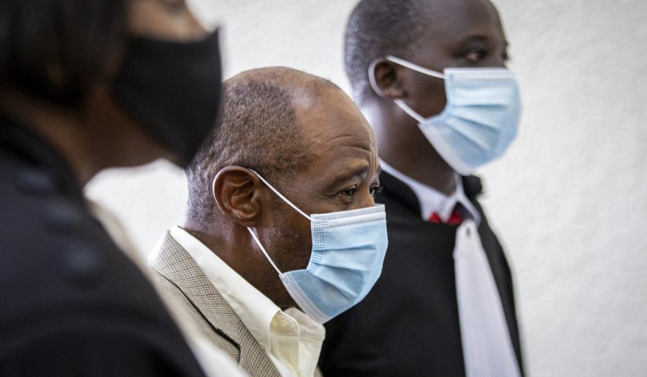 Prison à vie requise contre un opposant