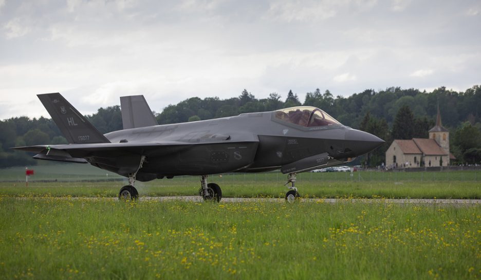 Le F-35 gagne le ciel suisse