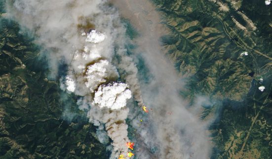 Les incendies font rage dans l'Ouest du Canada et en Californie