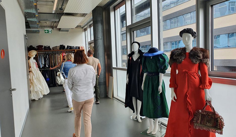 Brocante et hub caritatif