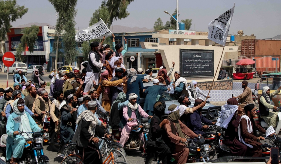 Les talibans fêtent leur victoire après le départ des Etats-Unis 1