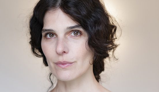 «J’écris dans les failles»