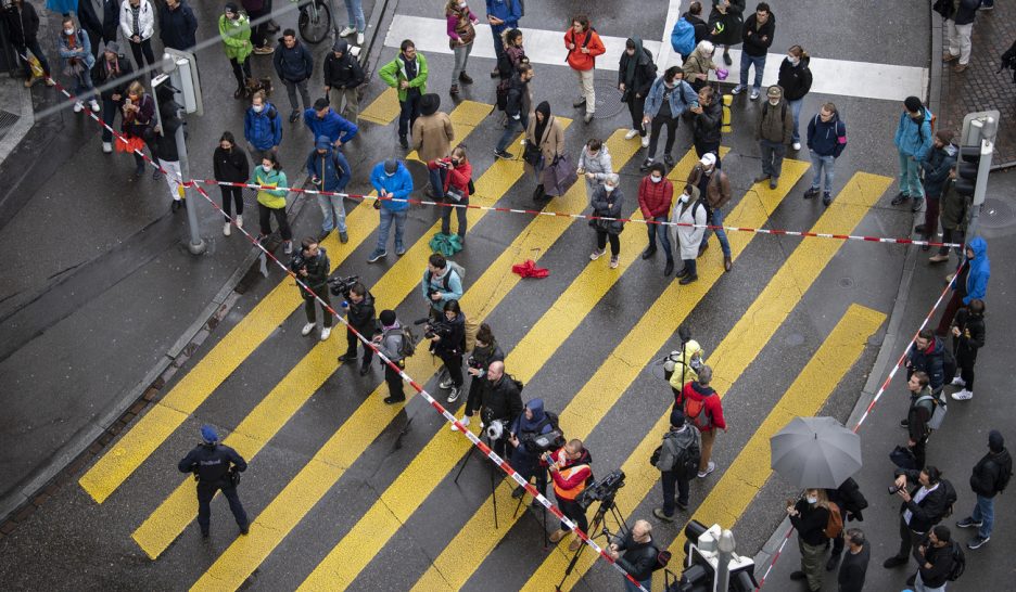La police barre la route de XR à Zurich