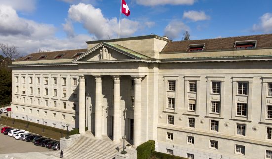 Pas de réintégration provisoire pour un prof révoqué