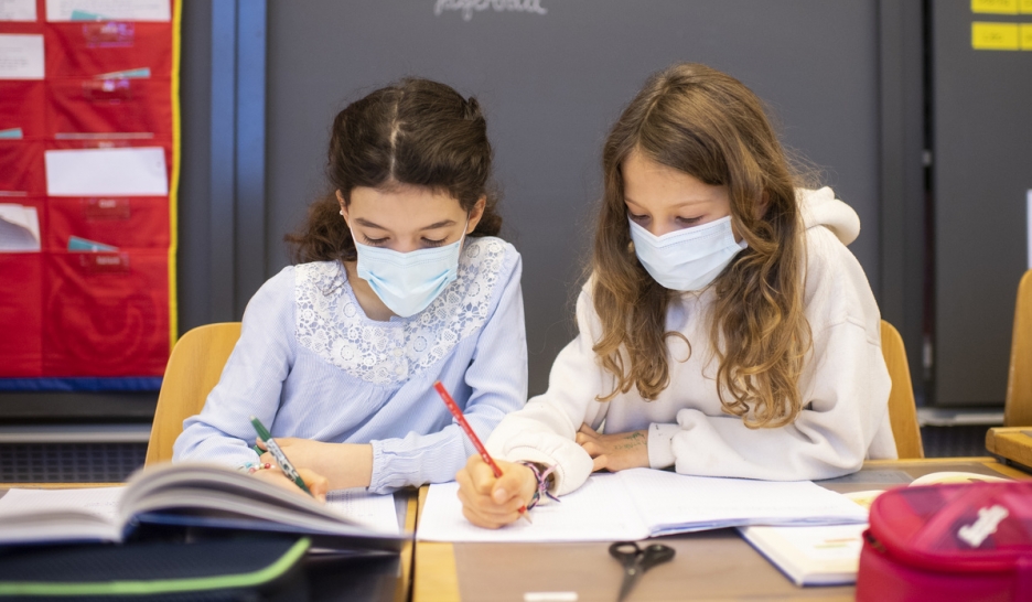 Ni fermetures de classes ni tests salivaires