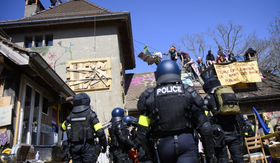 Trois experts de l’ONU inquiets des accusations contre la police