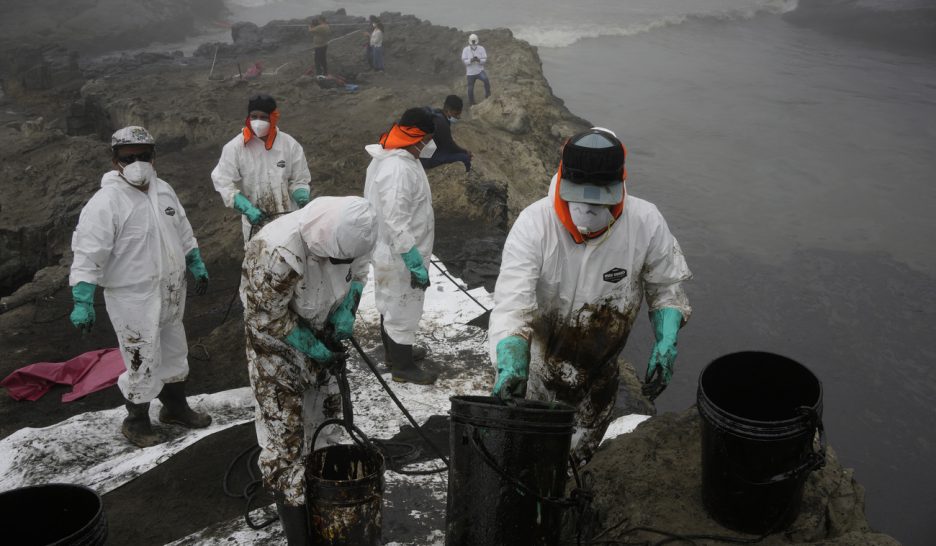 Urgence environnementale après la marée noire