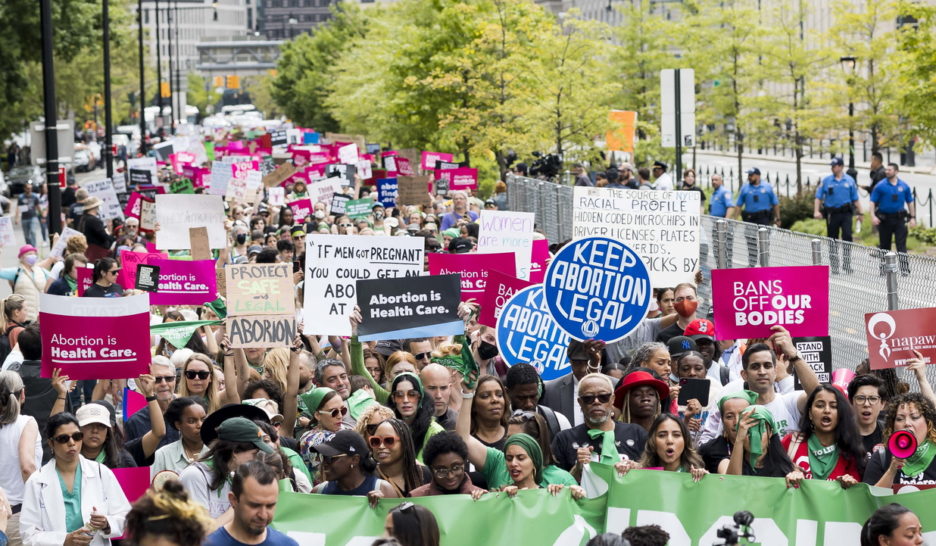 «Ote ton rosaire de mes ovaires»