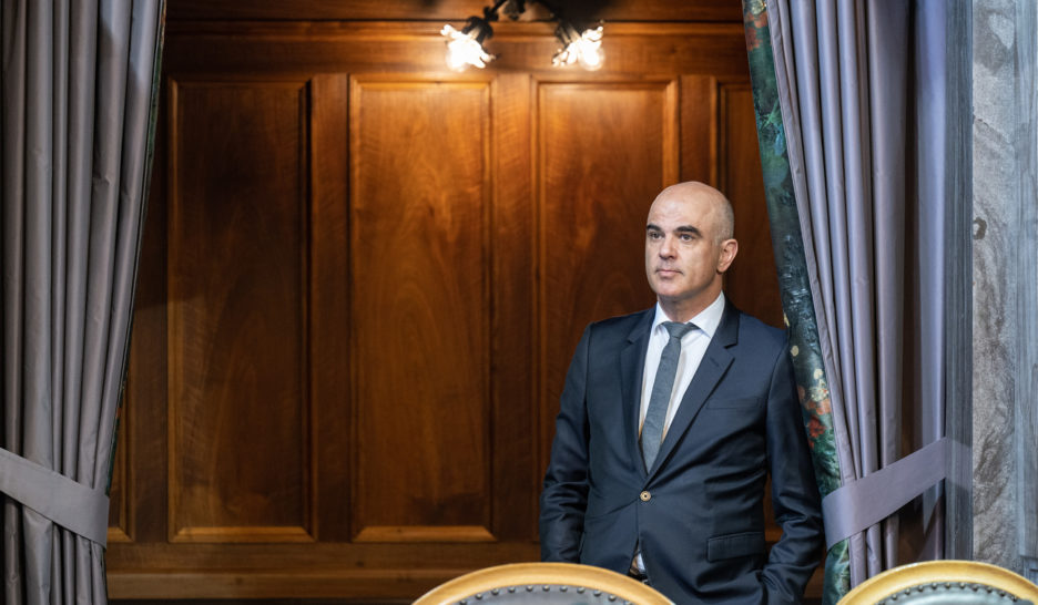 Alain Berset sort blanchi