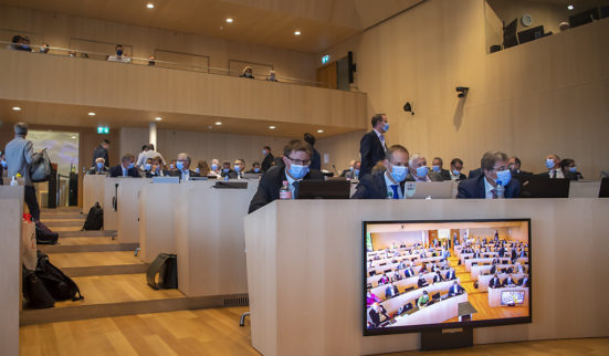 Baisse d’impôts: la gauche veut un modèle alternatif