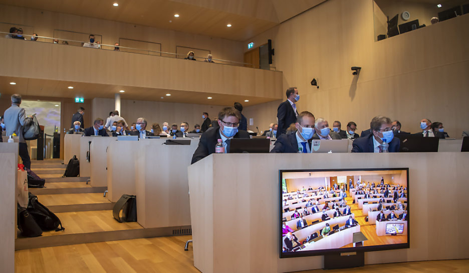 Baisse d’impôts: la gauche veut un modèle alternatif