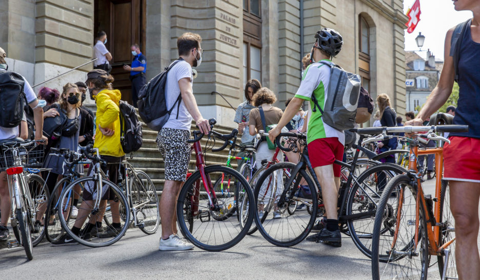Acquittements festifs pour la Critical Mass