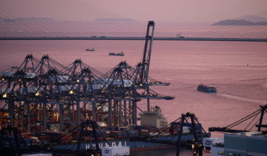 Du Bangladesh à l’Alaska, les escales de l’écrivain